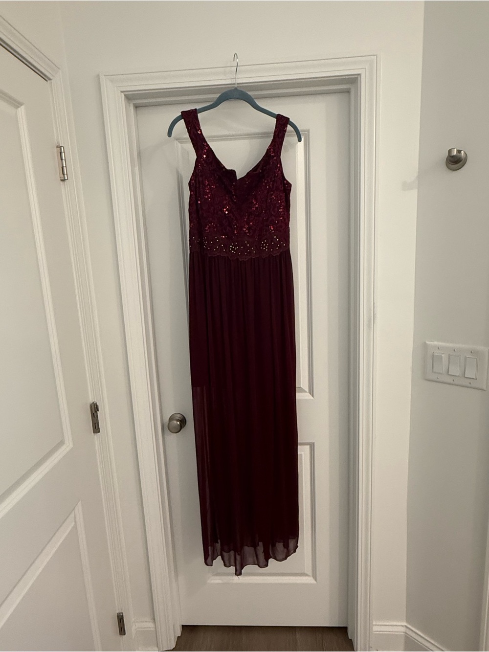 Sleeveless Burgundy Sequin Maxi Dress - Elegant Evening Wear